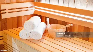 热气腾腾的秘密：青岛桑拿浴，不只是放松那么简单！ 海报