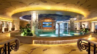 青岛人都在偷偷享受的桑拿秘籍：排毒养颜，快乐似神仙！