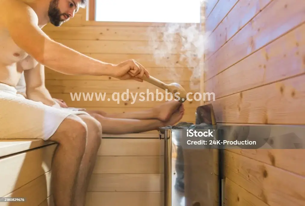 桑拿房内的蒸汽